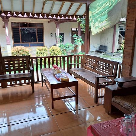 Romadhoni Homestay Магеланг Екстериор снимка