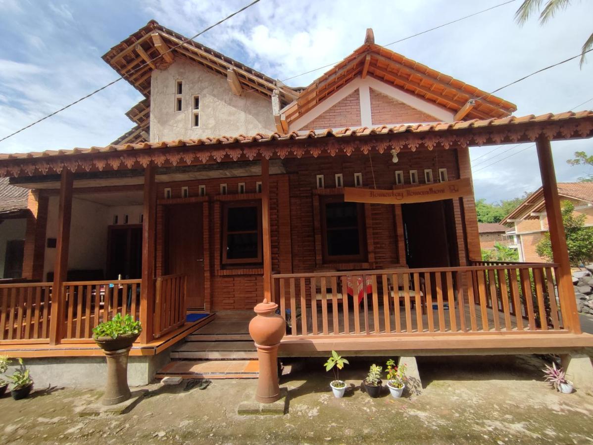 Romadhoni Homestay Магеланг Екстериор снимка