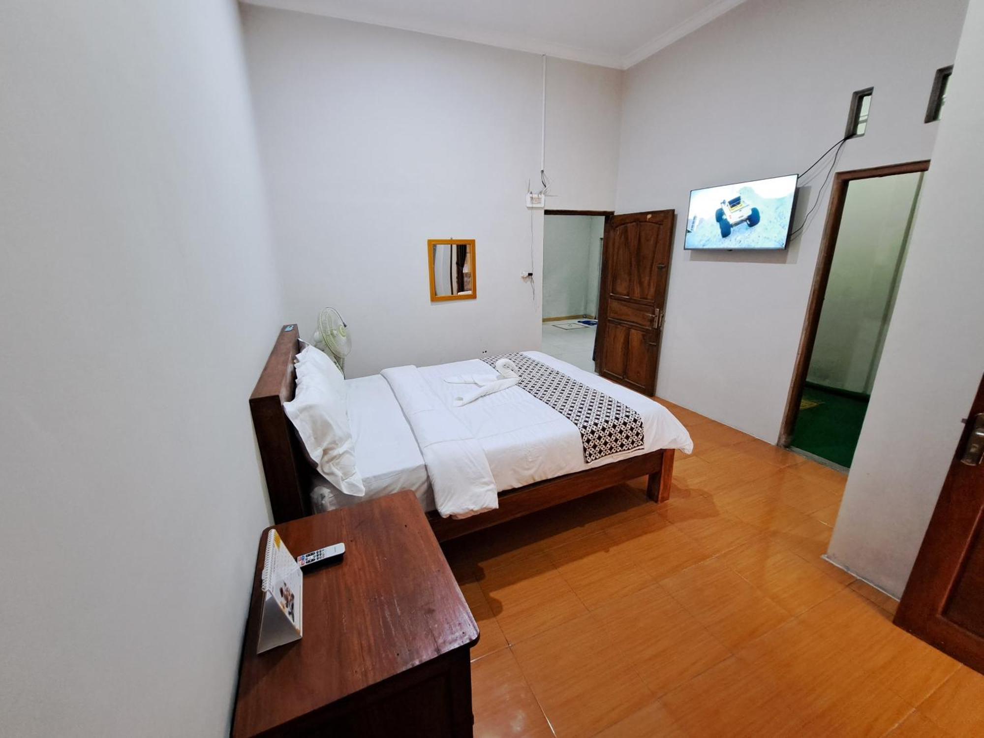 Romadhoni Homestay Магеланг Стая снимка